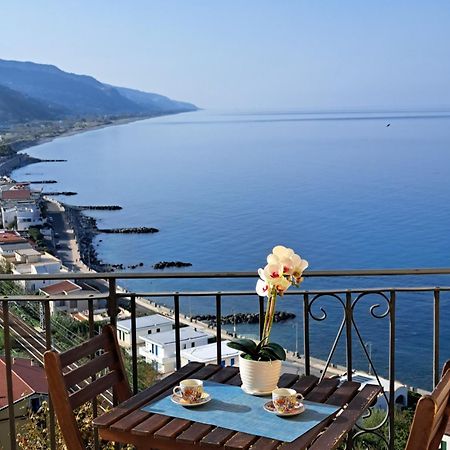 Un Oblo Sul Mare Apartment San Lucido Bagian luar foto