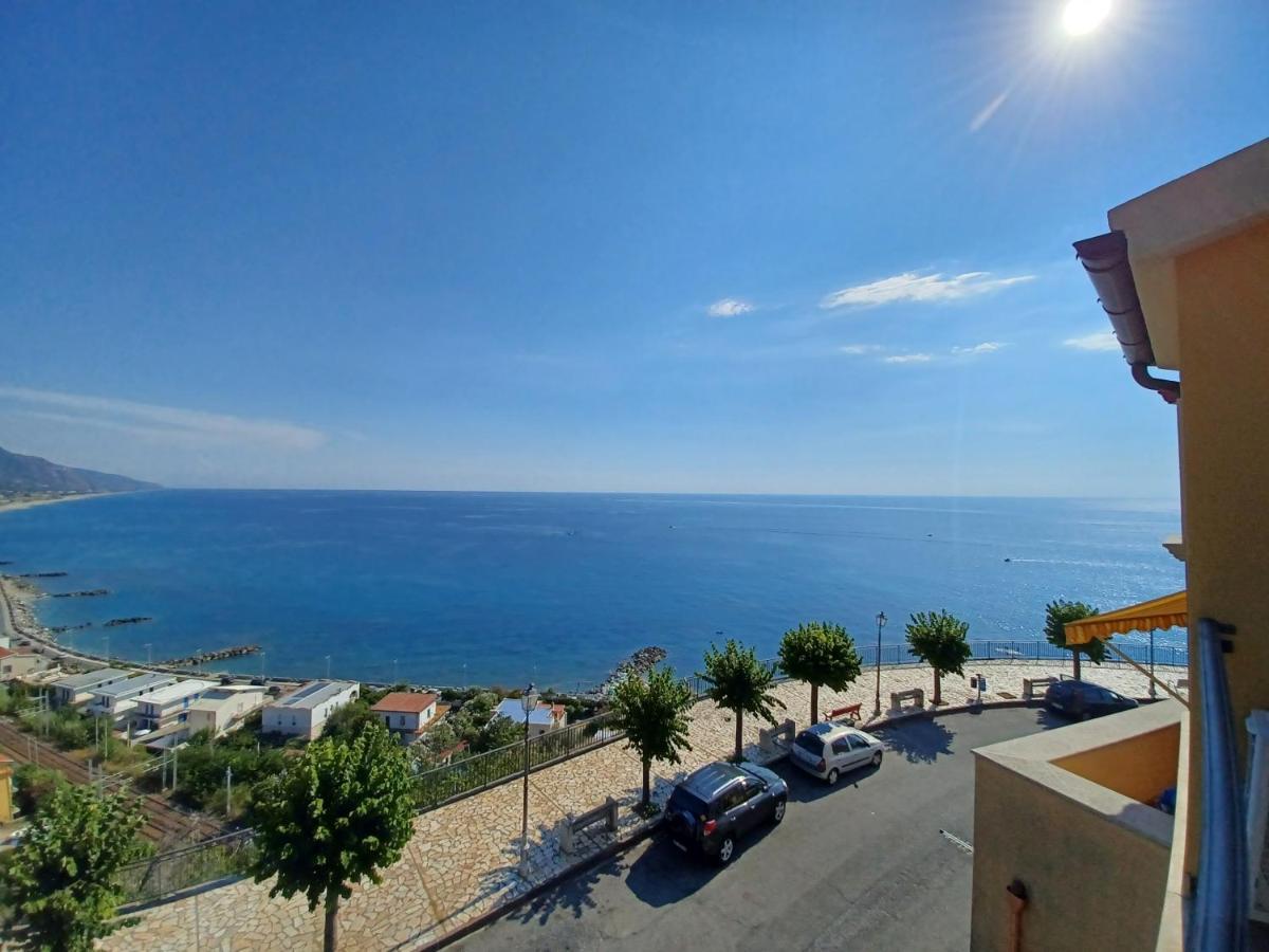 Un Oblo Sul Mare Apartment San Lucido Bagian luar foto
