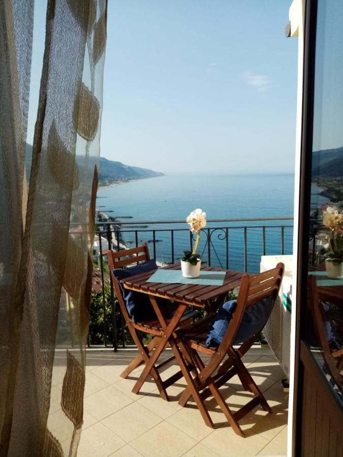 Un Oblo Sul Mare Apartment San Lucido Bagian luar foto