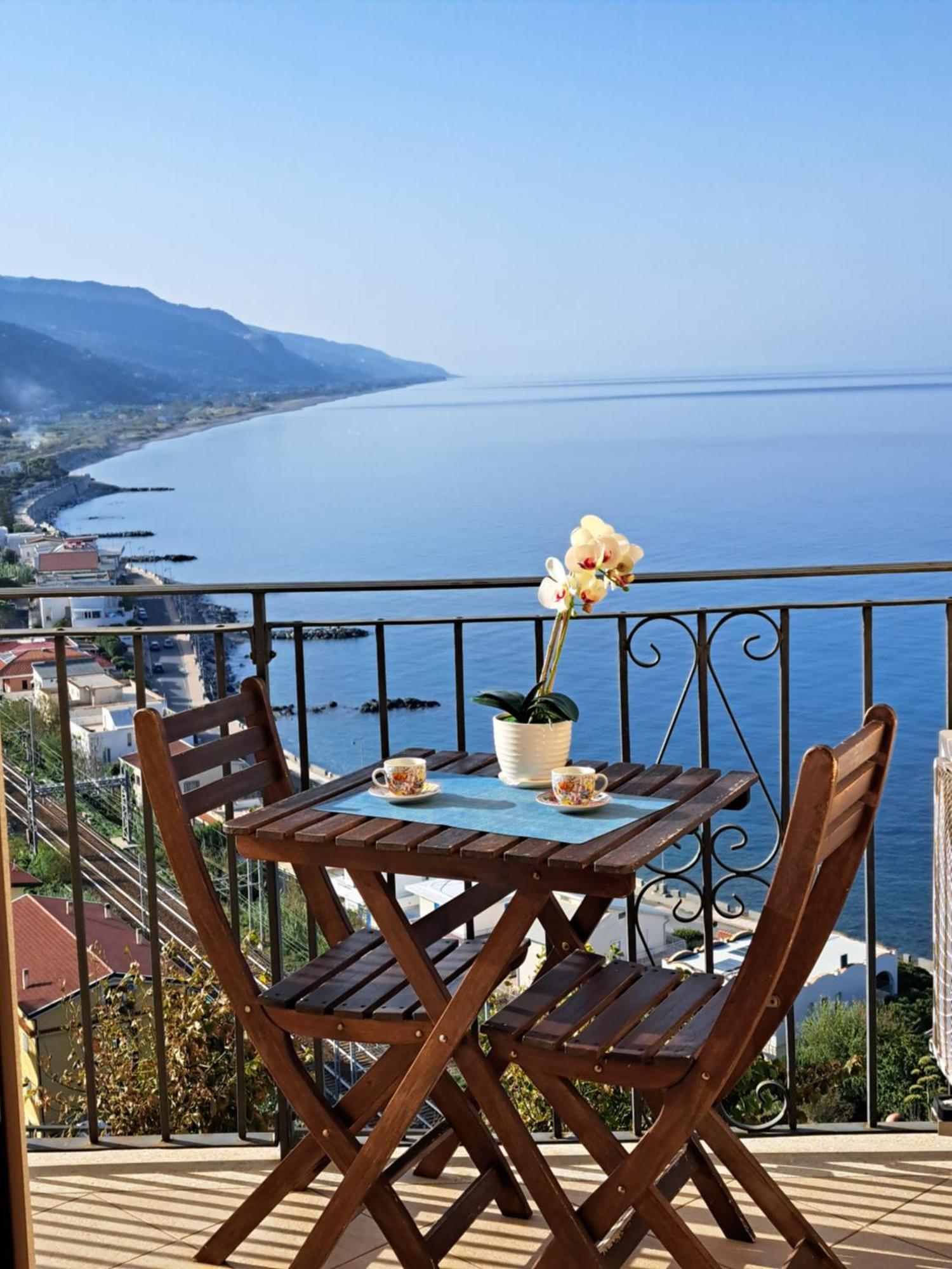 Un Oblo Sul Mare Apartment San Lucido Bagian luar foto