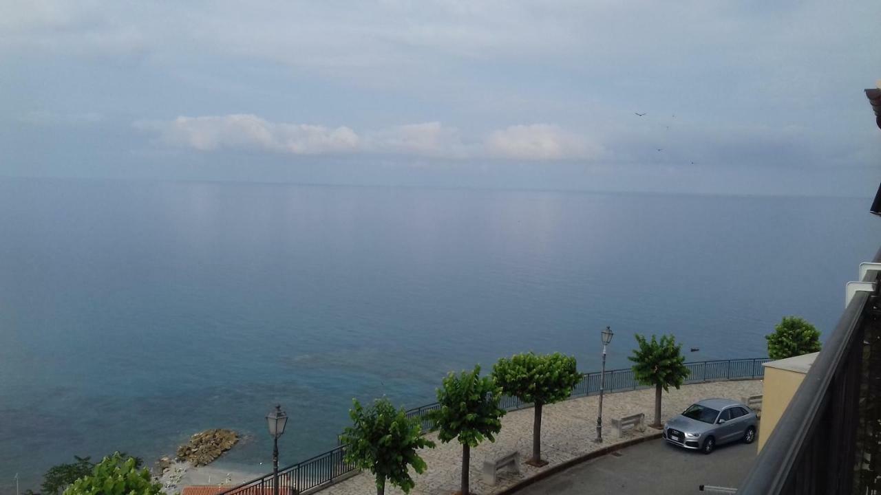 Un Oblo Sul Mare Apartment San Lucido Bagian luar foto